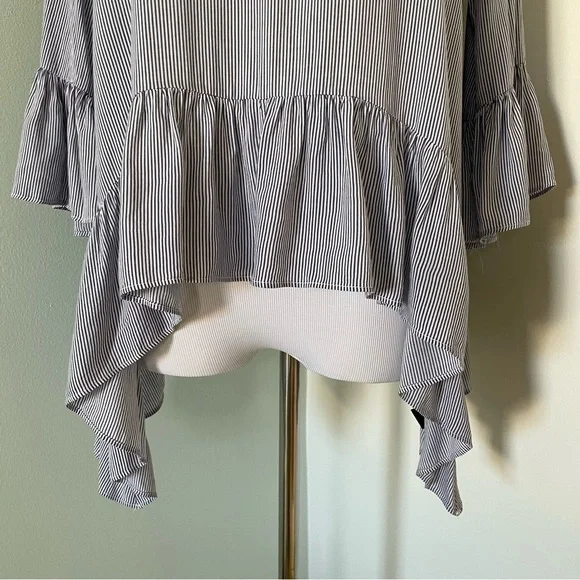 Simply Vera Wang Women’s Asymmetrical Blue Striped Blouse Size M - Picture 5 of 13